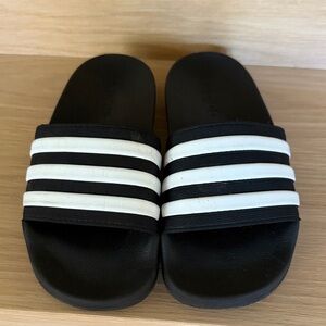 Adidas Kids Black and White Slide Sandals kids Sz 3